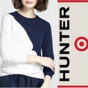 EUC Hunter for Target women’s colorblock sweater, size large in blue and white.